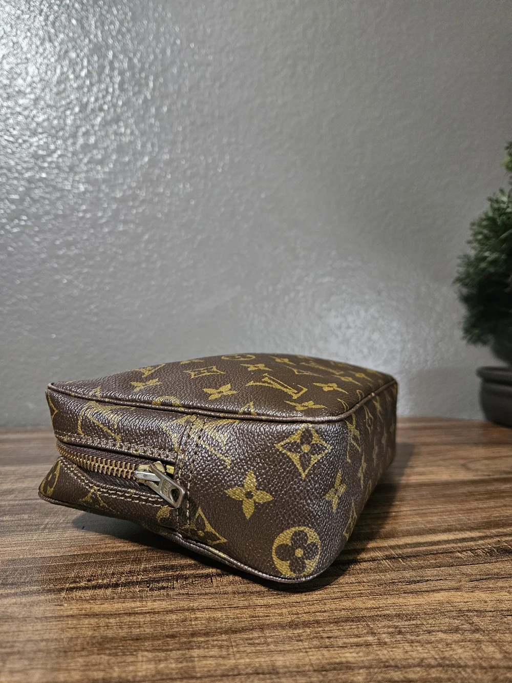Authentic Louis Vuitton Vintage Trousse Monogram Canvas 24